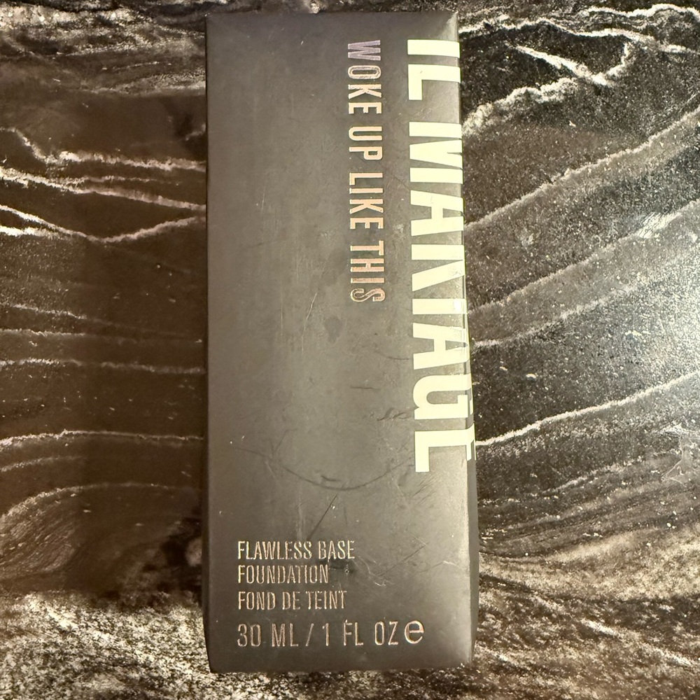 IL MAKIAGE Woke Up Like This Foundation